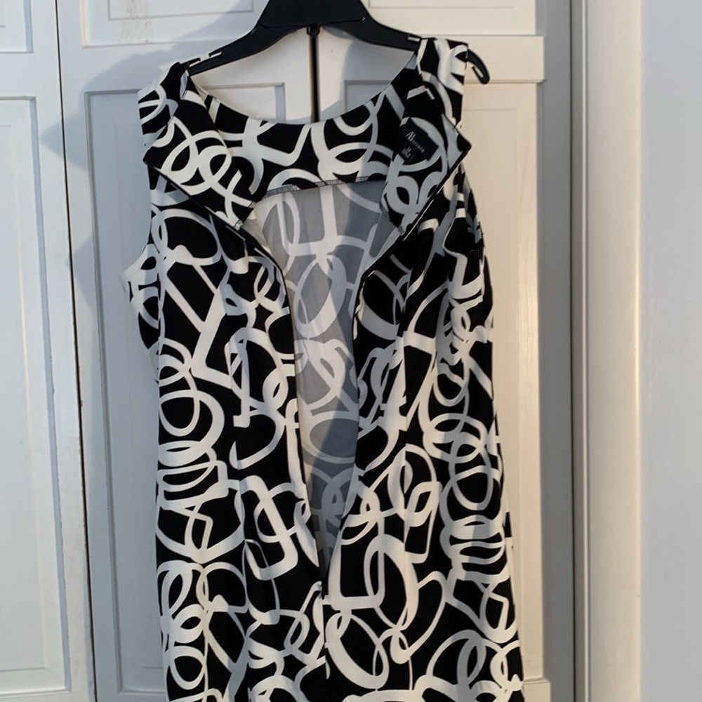 AB Studio Black Sheath Midi Dress with Sleeveless Design and Crew Neck EUC - Picture 5 of 7
